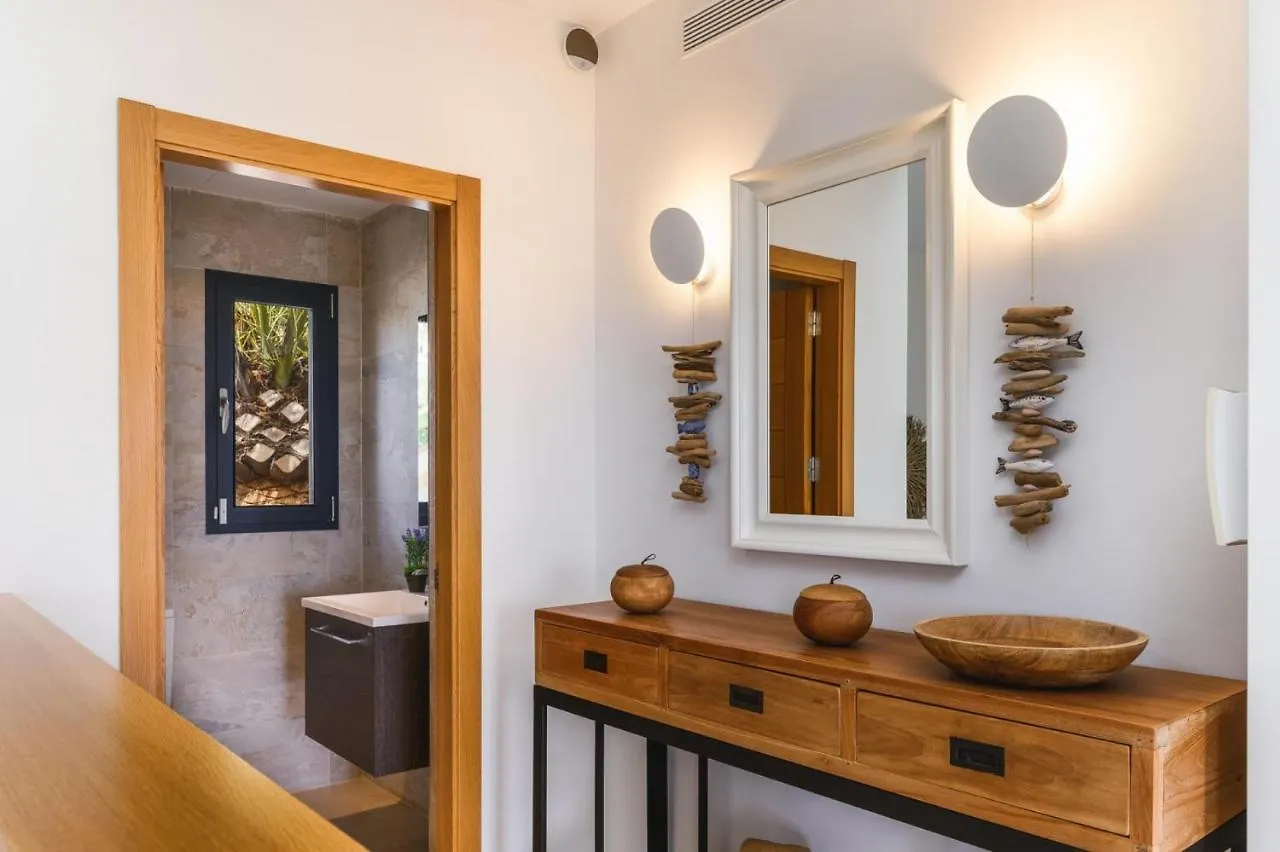 2550 Lichtdurchflutete Villa In Santa Ponsa Nova Spain